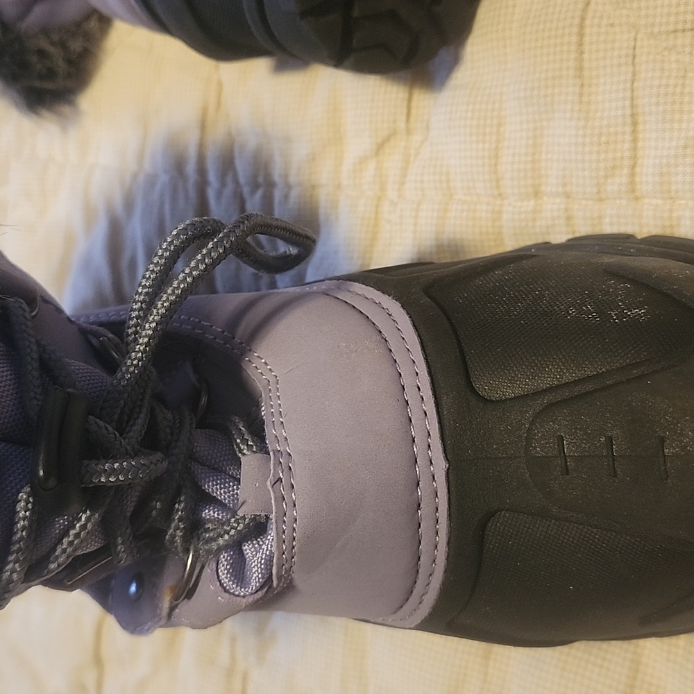 NWOT Itasca Brand Stylish Black and Purple Snow Boots with Faux Fur. Girls SZ 2 - Picture 5 of 7
